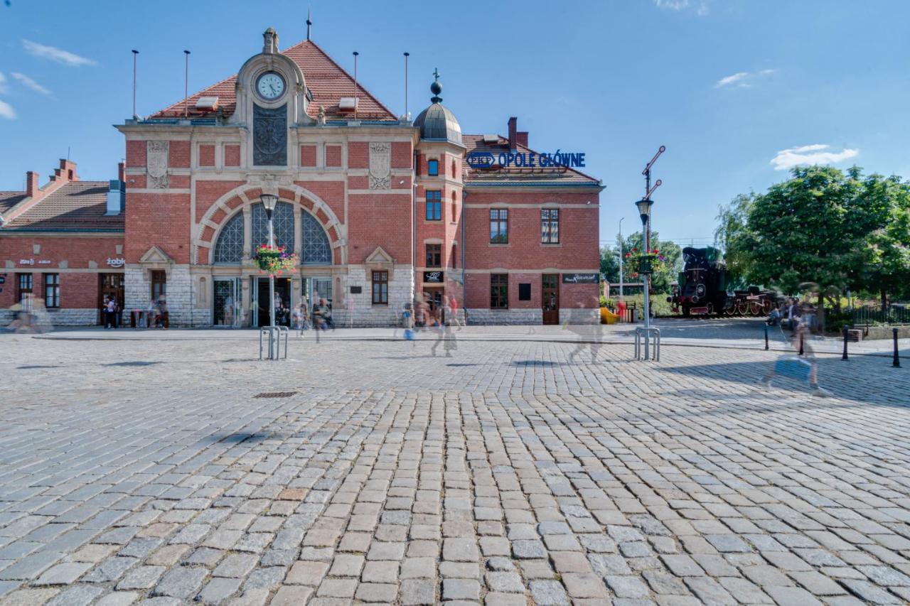 Hostel Opole Glowne Exterior photo