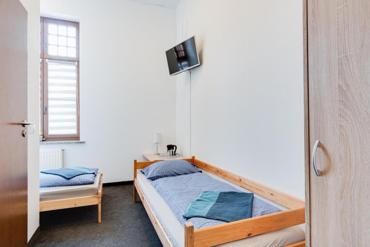 Hostel Opole Glowne Exterior photo
