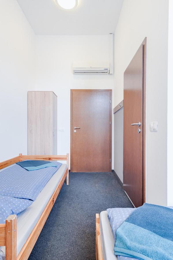 Hostel Opole Glowne Exterior photo